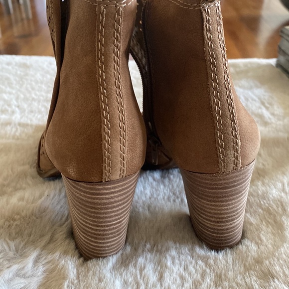 Lucky Brand size 8 peep toe booties. - Picture 2 of 7